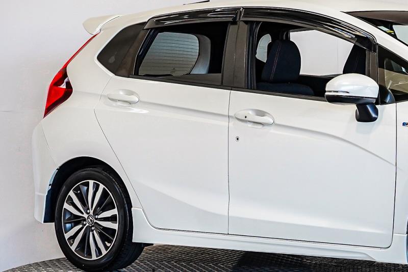 2014 Honda Fit S Hybrid / Jazz RS