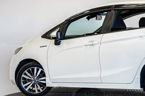 2014 Honda Fit S Hybrid / Jazz RS - Thumbnail