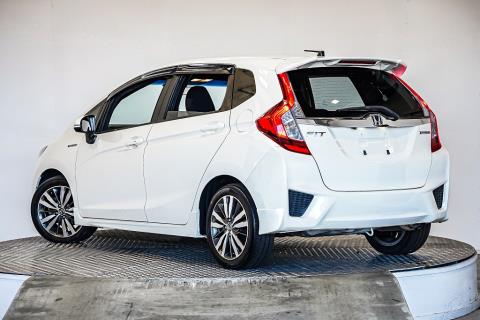 2014 Honda Fit S Hybrid / Jazz RS - Thumbnail