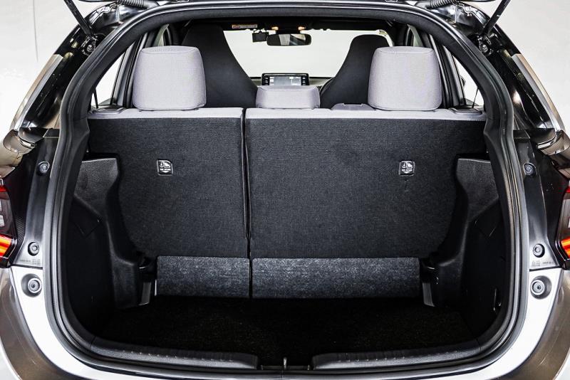 2020 Toyota Yaris G Hybrid / Vitz
