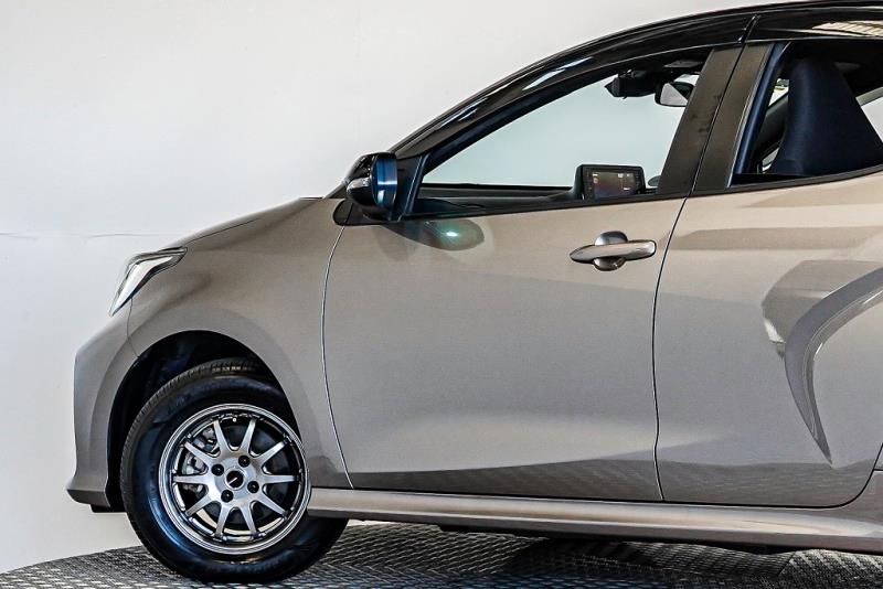 2020 Toyota Yaris G Hybrid / Vitz