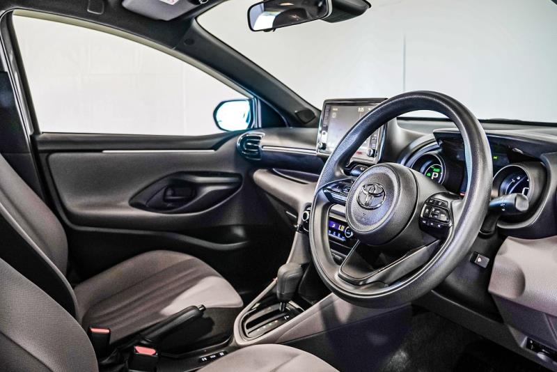 2020 Toyota Yaris G Hybrid / Vitz