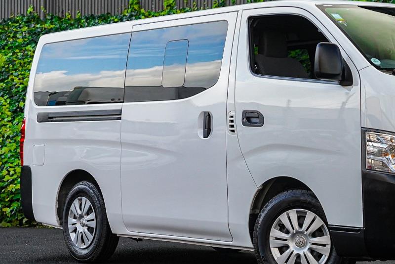 2022 Nissan NV350 6 Seater