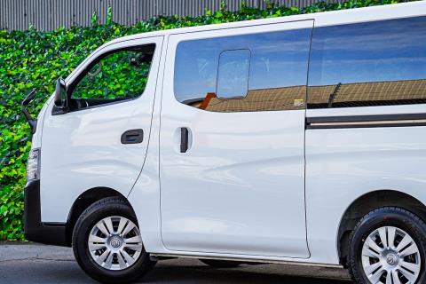 2022 Nissan NV350 / Caravan DX Long - Thumbnail