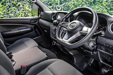 2022 Nissan NV350 / Caravan DX Long - Thumbnail
