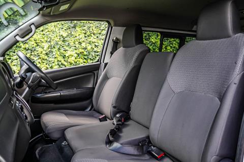 2022 Nissan NV350 / Caravan 5 Door - Thumbnail