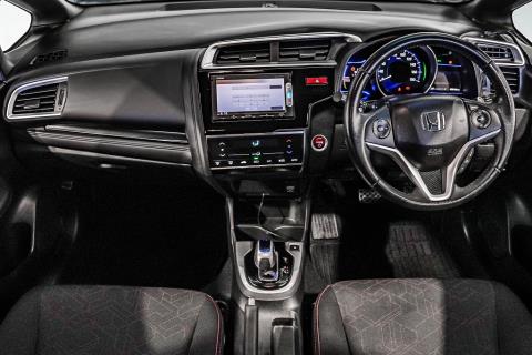2014 Honda Fit S Hybrid / Jazz RS - Thumbnail