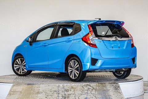 2014 Honda Fit S Hybrid / Jazz RS - Thumbnail