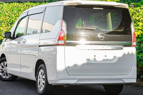 2017 Nissan Serena / NV200 - Thumbnail