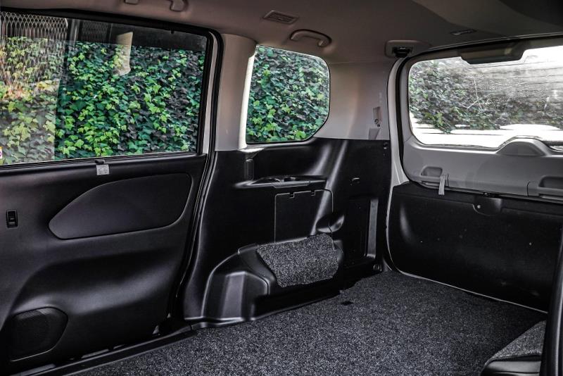 2017 Nissan Serena / NV200