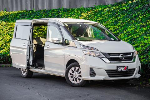 2017 Nissan Serena / NV200 - Thumbnail