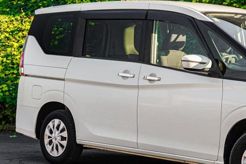 2017 Nissan Serena / NV200 - Thumbnail