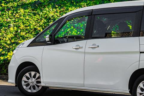 2017 Nissan Serena / NV200 - Thumbnail