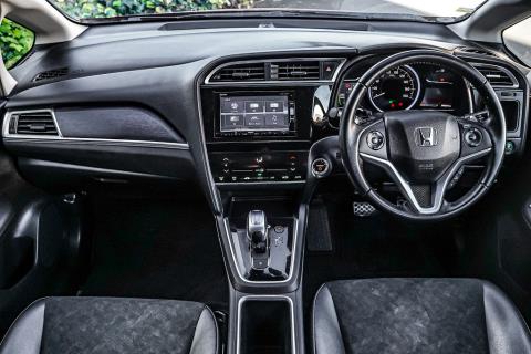 2017 Honda Shuttle Hybrid - Thumbnail