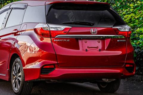 2017 Honda Shuttle Hybrid - Thumbnail