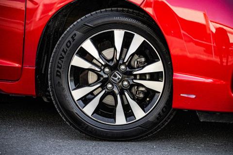 2017 Honda Shuttle Hybrid - Thumbnail