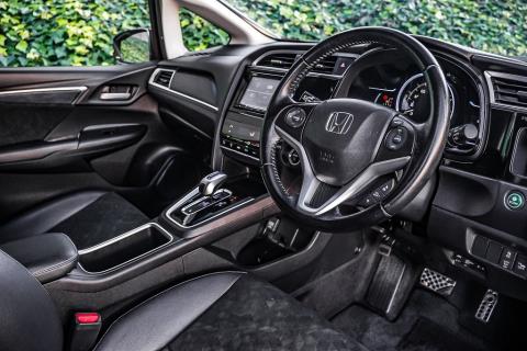 2017 Honda Shuttle Hybrid - Thumbnail