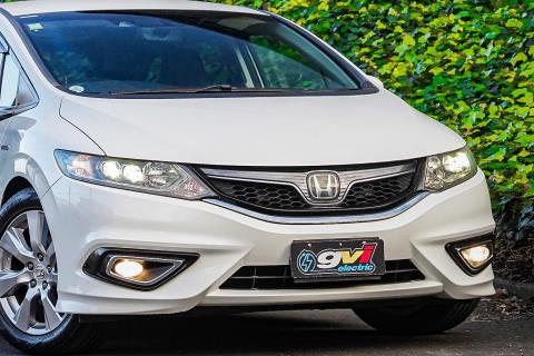 2016 Honda Jade Hybrid / Shuttle - Thumbnail