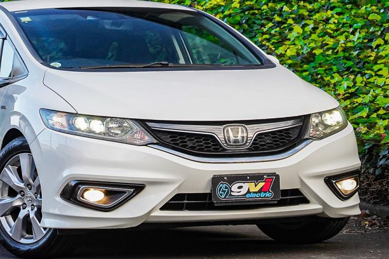 2016 Honda Jade Hybrid / Shuttle