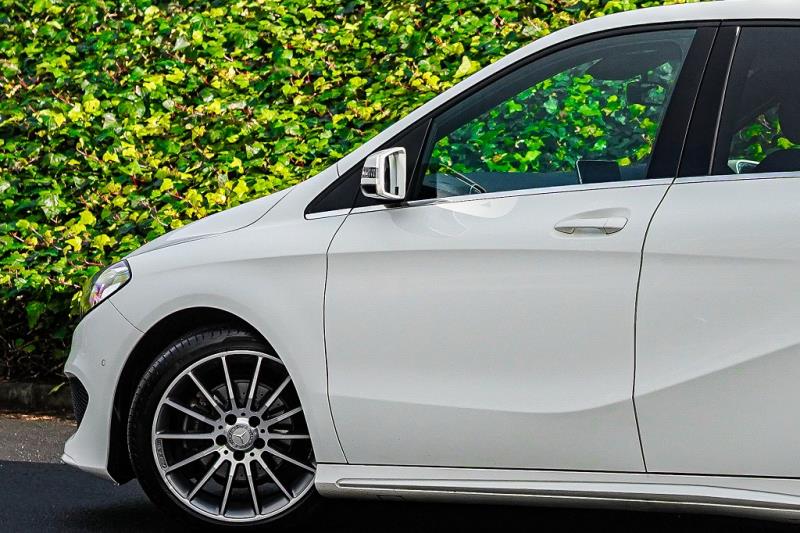 2015 Mercedes-Benz B 180 AMG Line