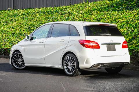 2015 Mercedes-Benz B 180 AMG Line - Thumbnail