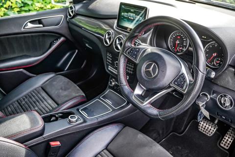 2015 Mercedes-Benz B 180 AMG Line - Thumbnail