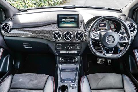 2015 Mercedes-Benz B 180 AMG Line - Thumbnail