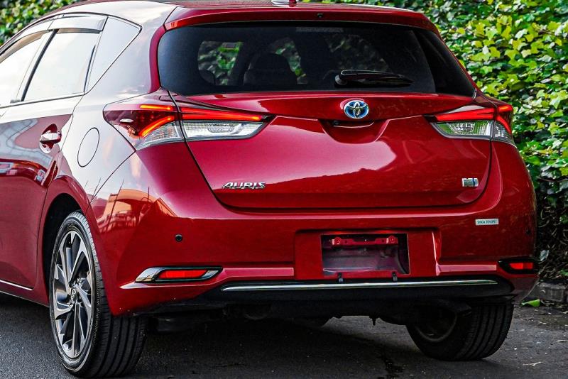 2016 Toyota Auris Hybrid / Corolla