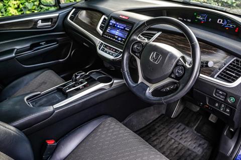 2018 Honda Jade Hybrid X - Thumbnail