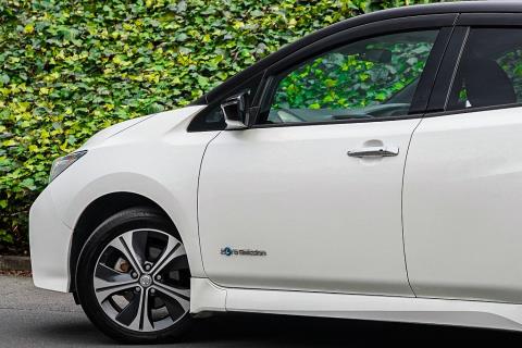 2018 Nissan Leaf 40X 87% SOH - Thumbnail