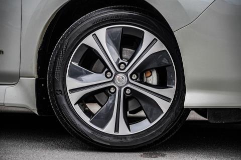 2018 Nissan Leaf 40X 87% SOH - Thumbnail