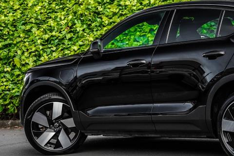2022 Volvo C40 Recharge Ultimate - Thumbnail