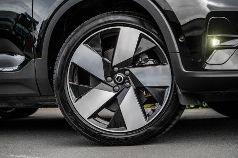 2022 Volvo C40 Recharge Ultimate - Thumbnail