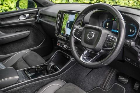 2022 Volvo C40 Recharge Ultimate - Thumbnail