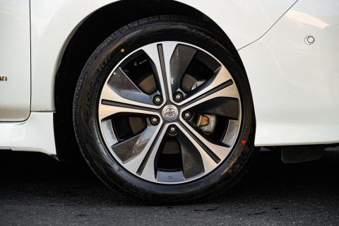 2018 Nissan Leaf 40G 86% SOH - Thumbnail