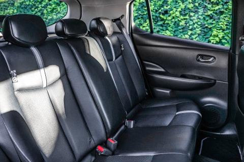 2018 Nissan Leaf 40G 86% SOH - Thumbnail