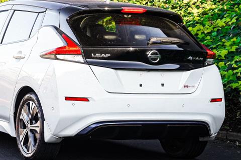 2018 Nissan Leaf 40G 86% SOH - Thumbnail
