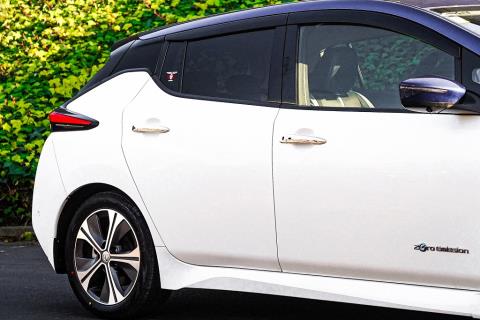 2018 Nissan Leaf 40G 86% SOH - Thumbnail