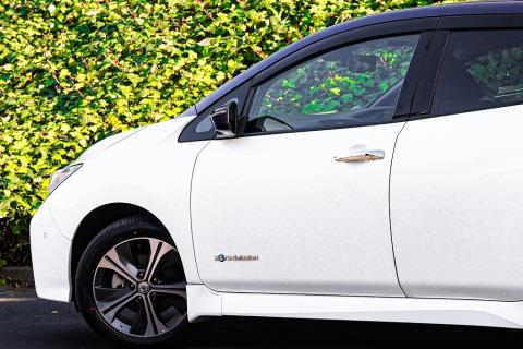 2018 Nissan Leaf 40G 86% SOH - Thumbnail