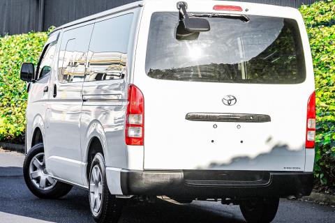 2021 Toyota Hiace ZL 5 Door - Thumbnail