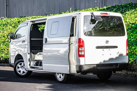 2021 Toyota Hiace ZL 5 Door - Thumbnail