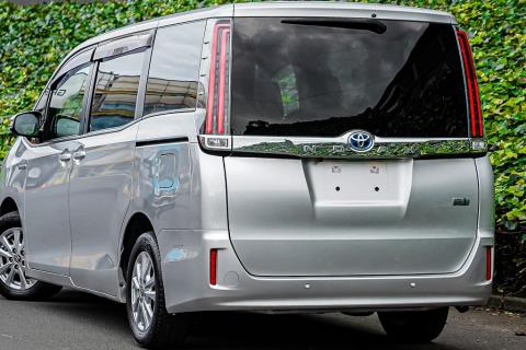 2019 Toyota Noah Hybrid G / Voxy - Thumbnail