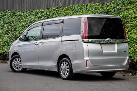 2019 Toyota Noah Hybrid G / Voxy - Thumbnail