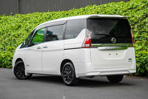 2016 Nissan Serena Van / NV350 - Thumbnail