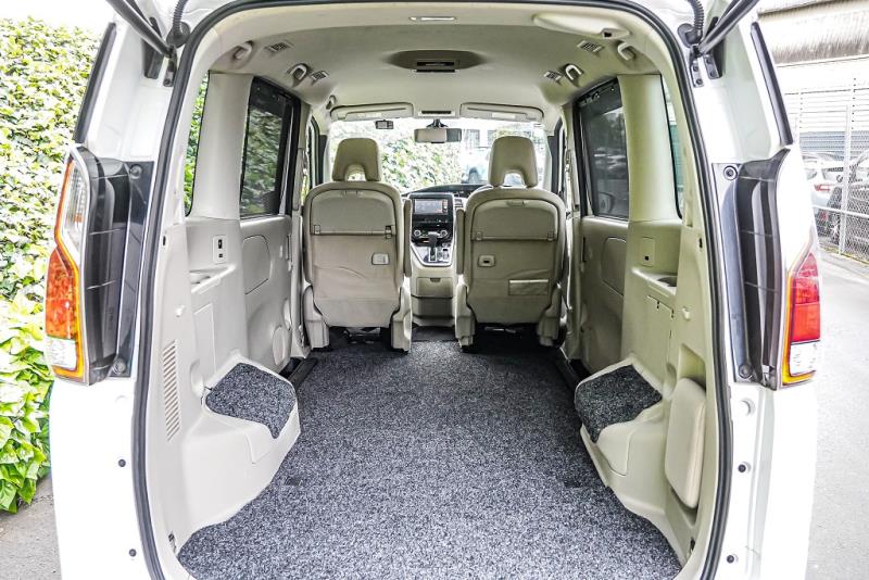 2016 Nissan Serena Van / NV350