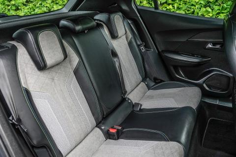 2021 Peugeot e-2008 GT Electric - Thumbnail