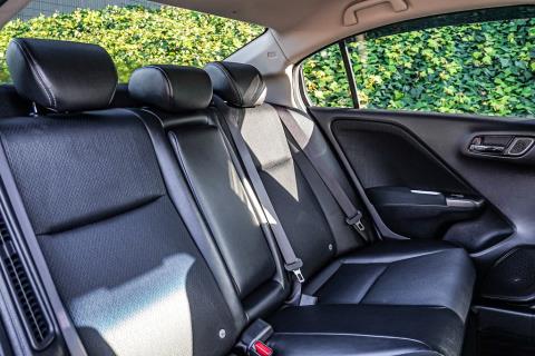 2017 Honda Grace Hybrid - Thumbnail