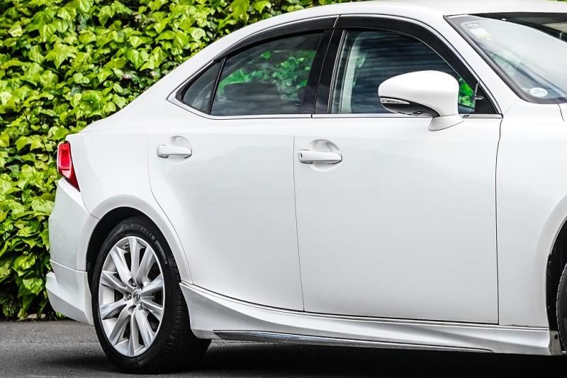 2014 Lexus IS 300h