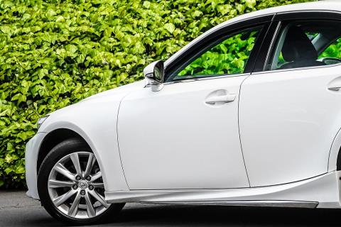 2014 Lexus IS 300h - Thumbnail