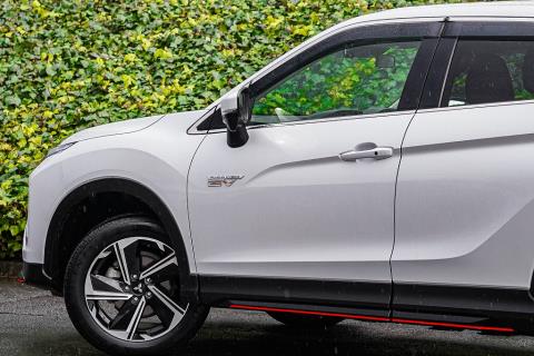 2020 Mitsubishi Eclipse Cross PHEV 4WD - Thumbnail